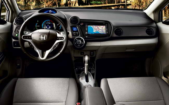 Honda Insight второго поколения салон